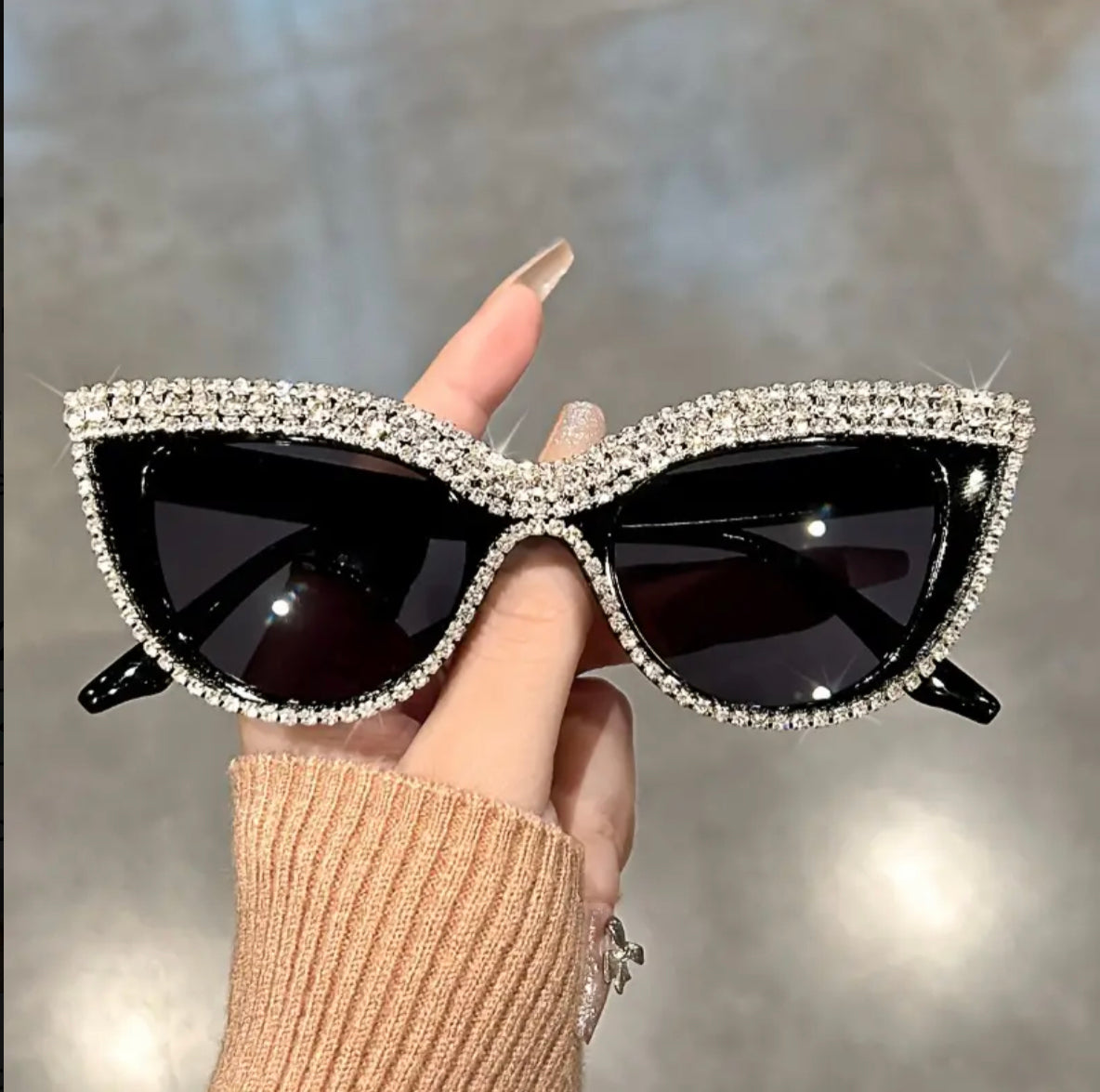 Rhinestones Cat Eye Sunglasses- Black